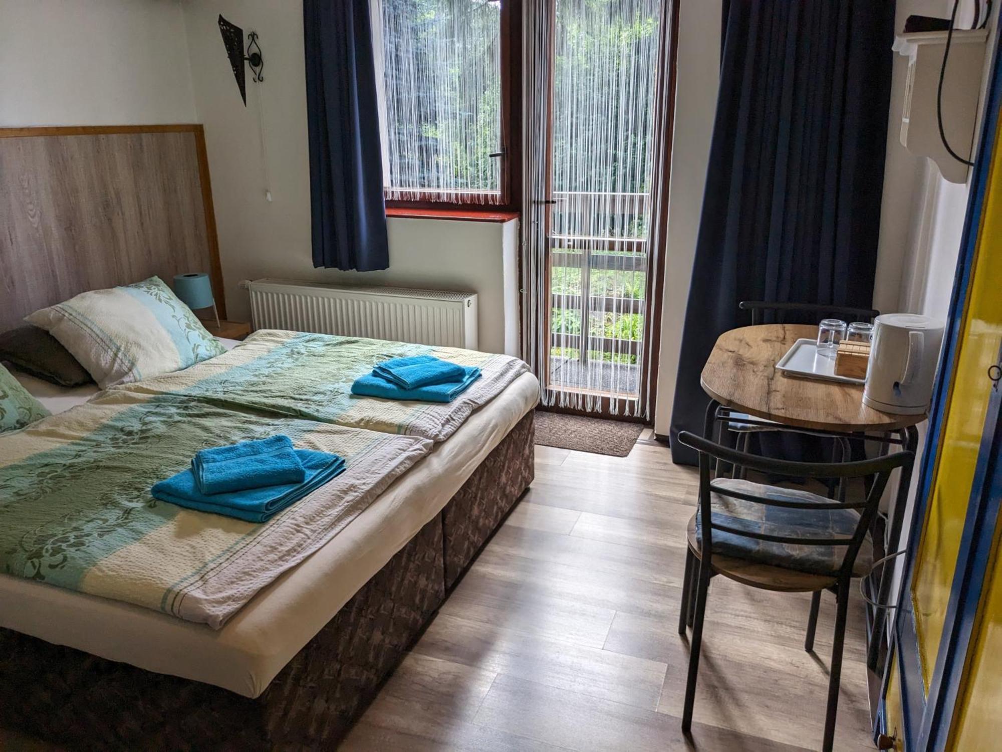 Bed And Breakfast Tvrz Velka Bukovina Exterior photo
