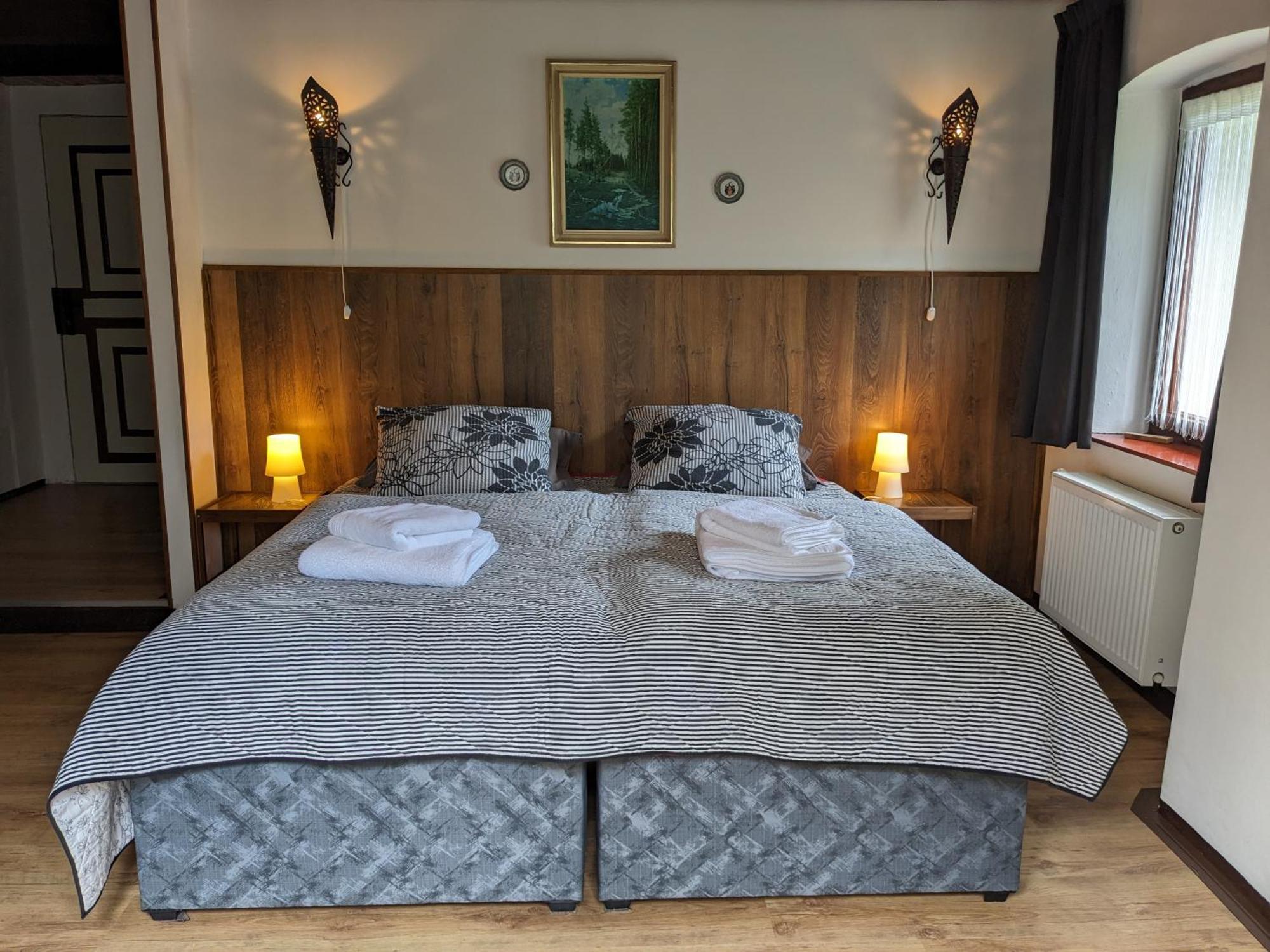 Bed And Breakfast Tvrz Velka Bukovina Exterior photo